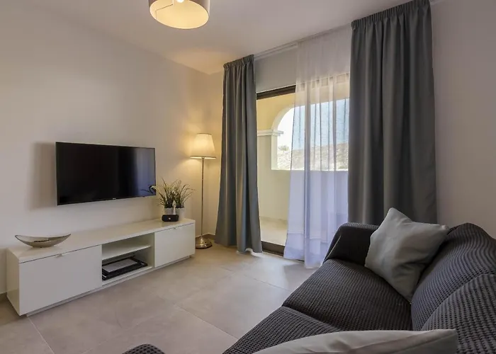 Luxury Duplex In Cristianos , 6 Pax Лос Кристианос