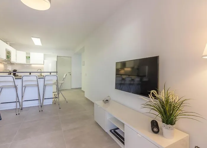 Luxury Duplex In Cristianos , 6 Pax * Лос Кристианос